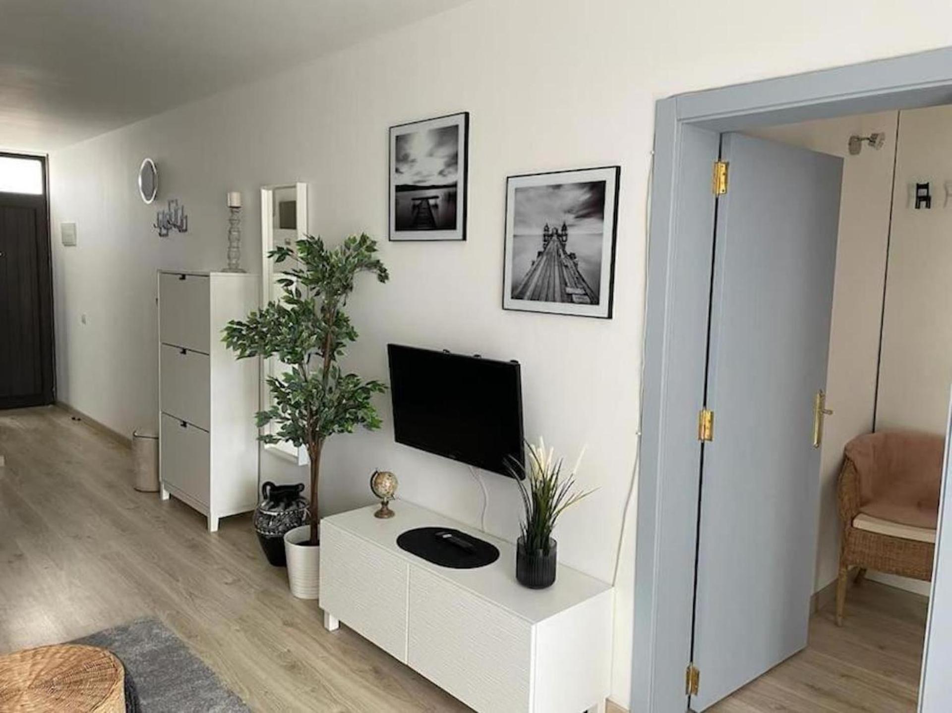 Stunning Lovely Flat With Pool And Strong Wi-Fi, 31 Арона Экстерьер фото
